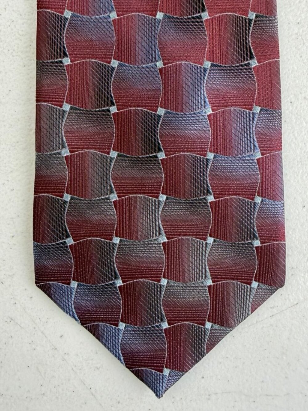 Vintage Iridescent Geometric Woven Pattern Silk Tie Burgundy/Gray 90s Necktie
